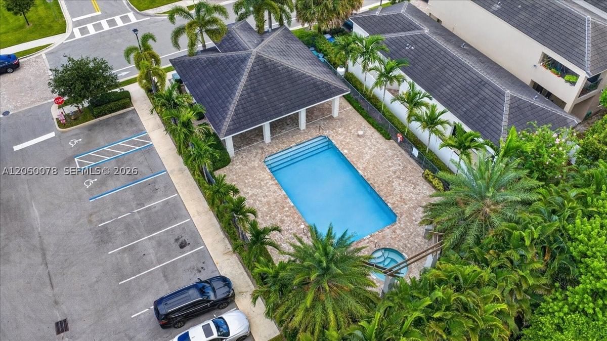 Real estate property located at 425 33rd Ln, Broward, Residences At Palm Aire, Pompano Beach, FL