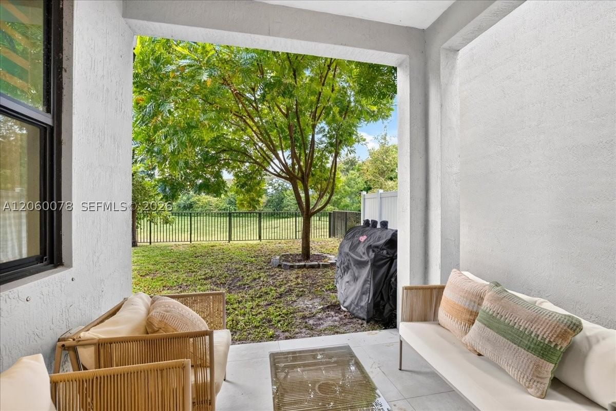 Real estate property located at 425 33rd Ln, Broward, Residences At Palm Aire, Pompano Beach, FL