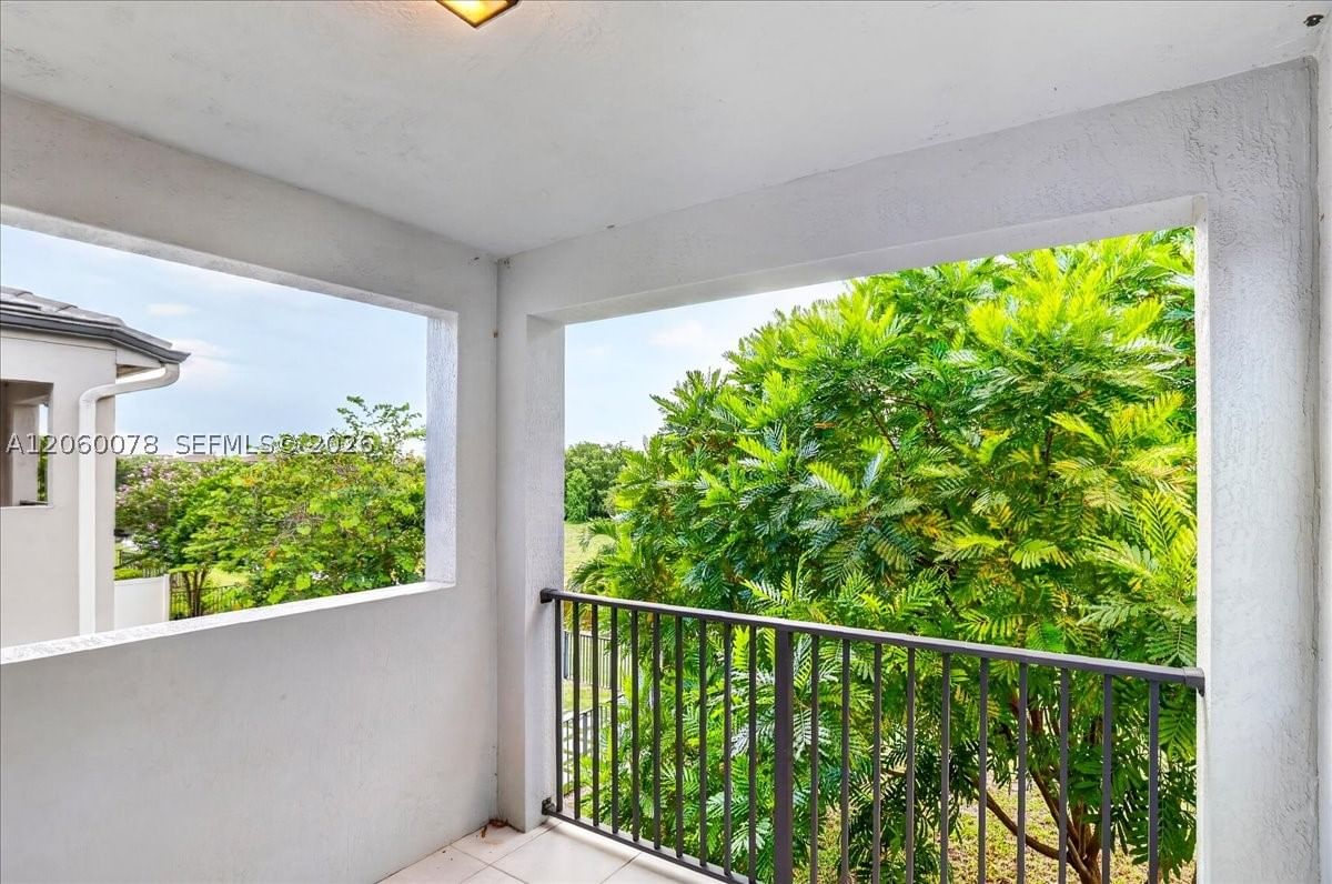 Real estate property located at 425 33rd Ln, Broward, Residences At Palm Aire, Pompano Beach, FL