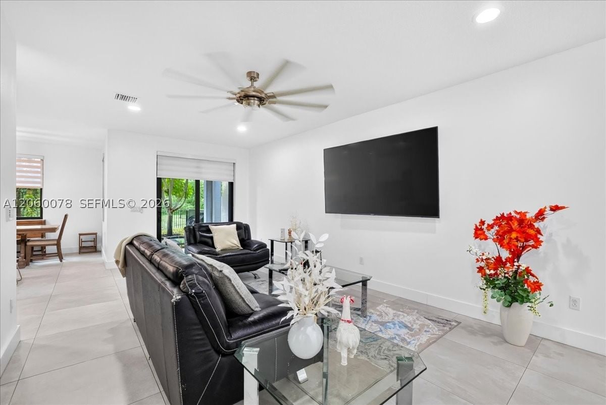 Real estate property located at 425 33rd Ln, Broward, Residences At Palm Aire, Pompano Beach, FL
