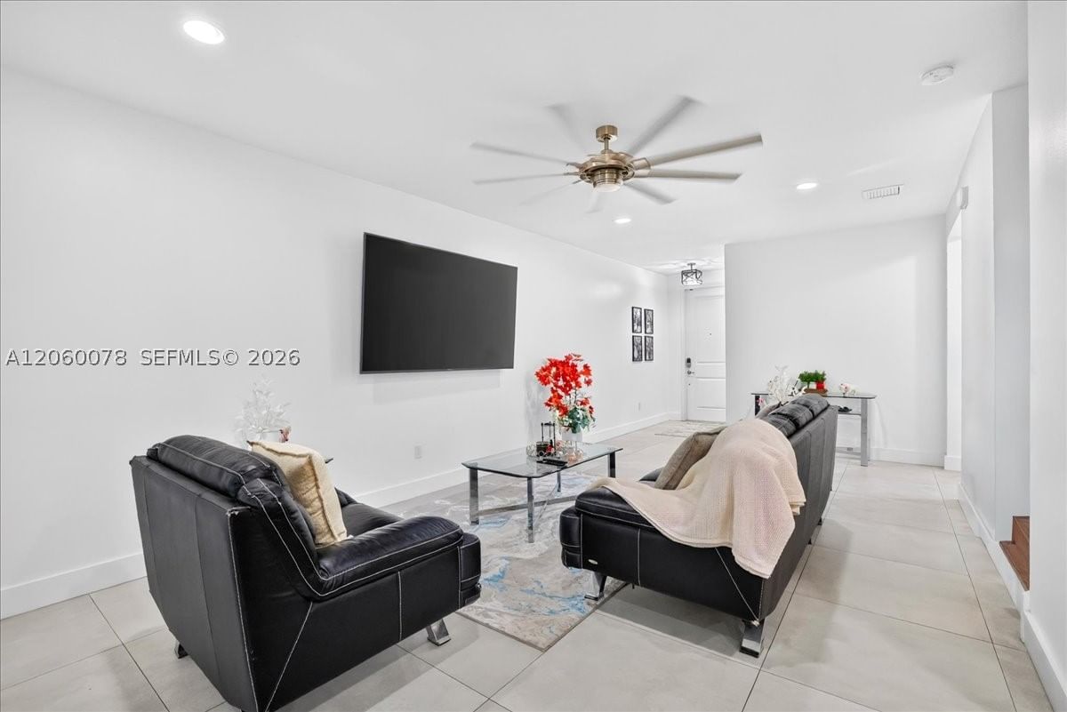 Real estate property located at 425 33rd Ln, Broward, Residences At Palm Aire, Pompano Beach, FL