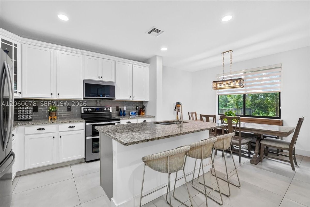 Real estate property located at 425 33rd Ln, Broward, Residences At Palm Aire, Pompano Beach, FL