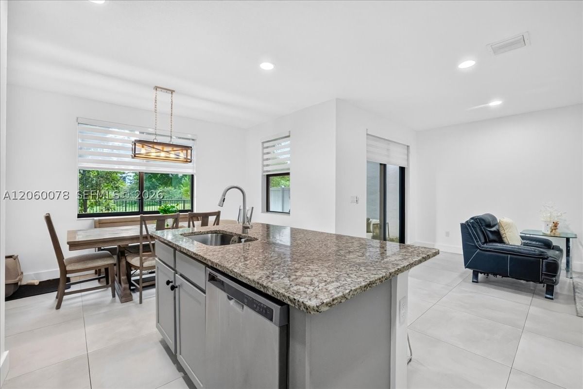 Real estate property located at 425 33rd Ln, Broward, Residences At Palm Aire, Pompano Beach, FL