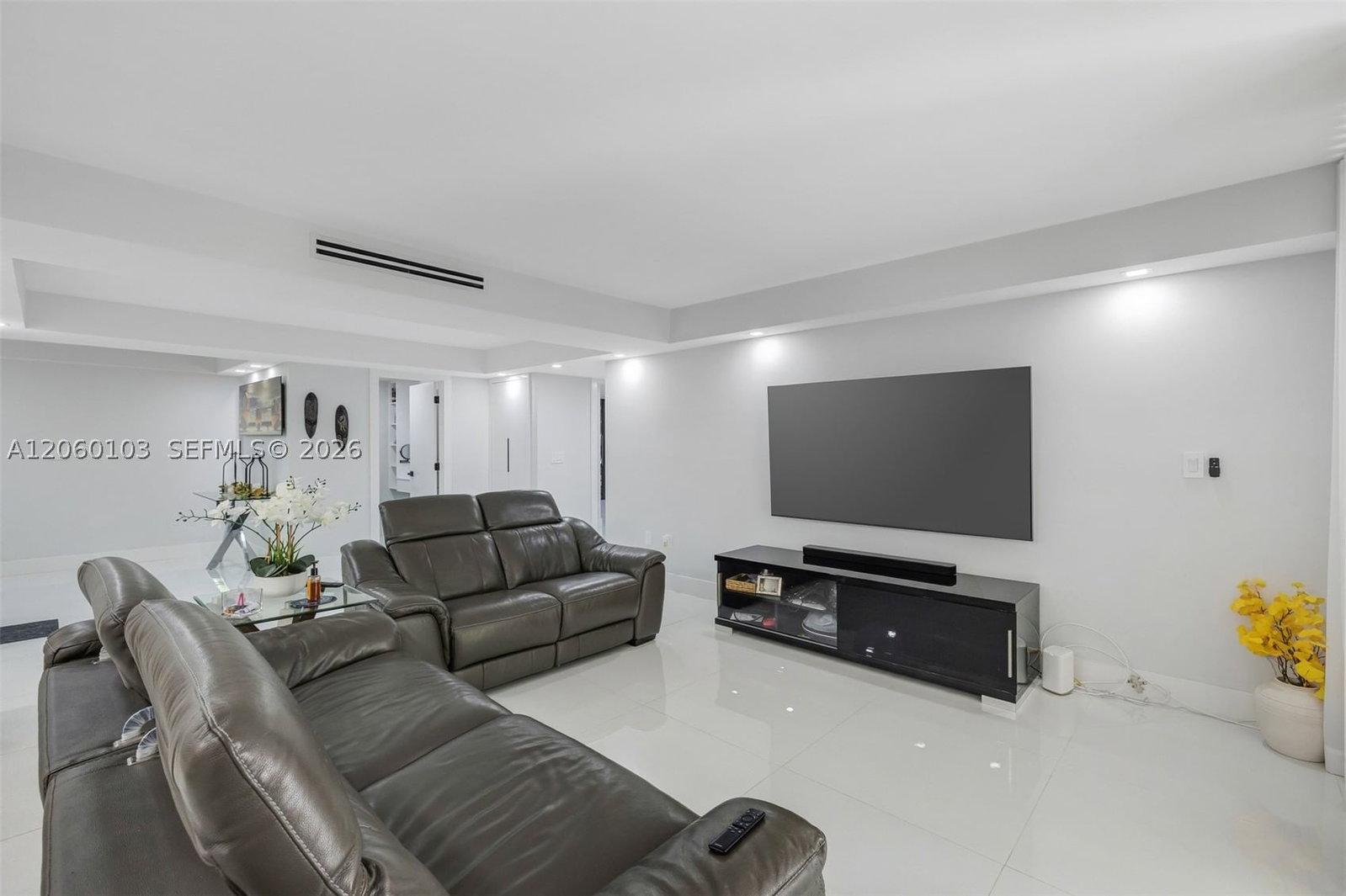 Real estate property located at 13953 Kendale Lakes Cir B205, Miami-dade, Towers Of Kendale Lakes C, Miami, FL