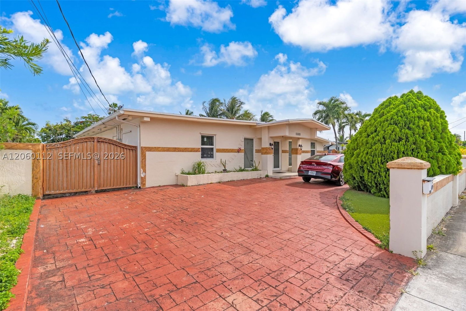 Real estate property located at 11470 57th Ter, Miami-dade, Westwood Lake 8th Addn, Miami, FL