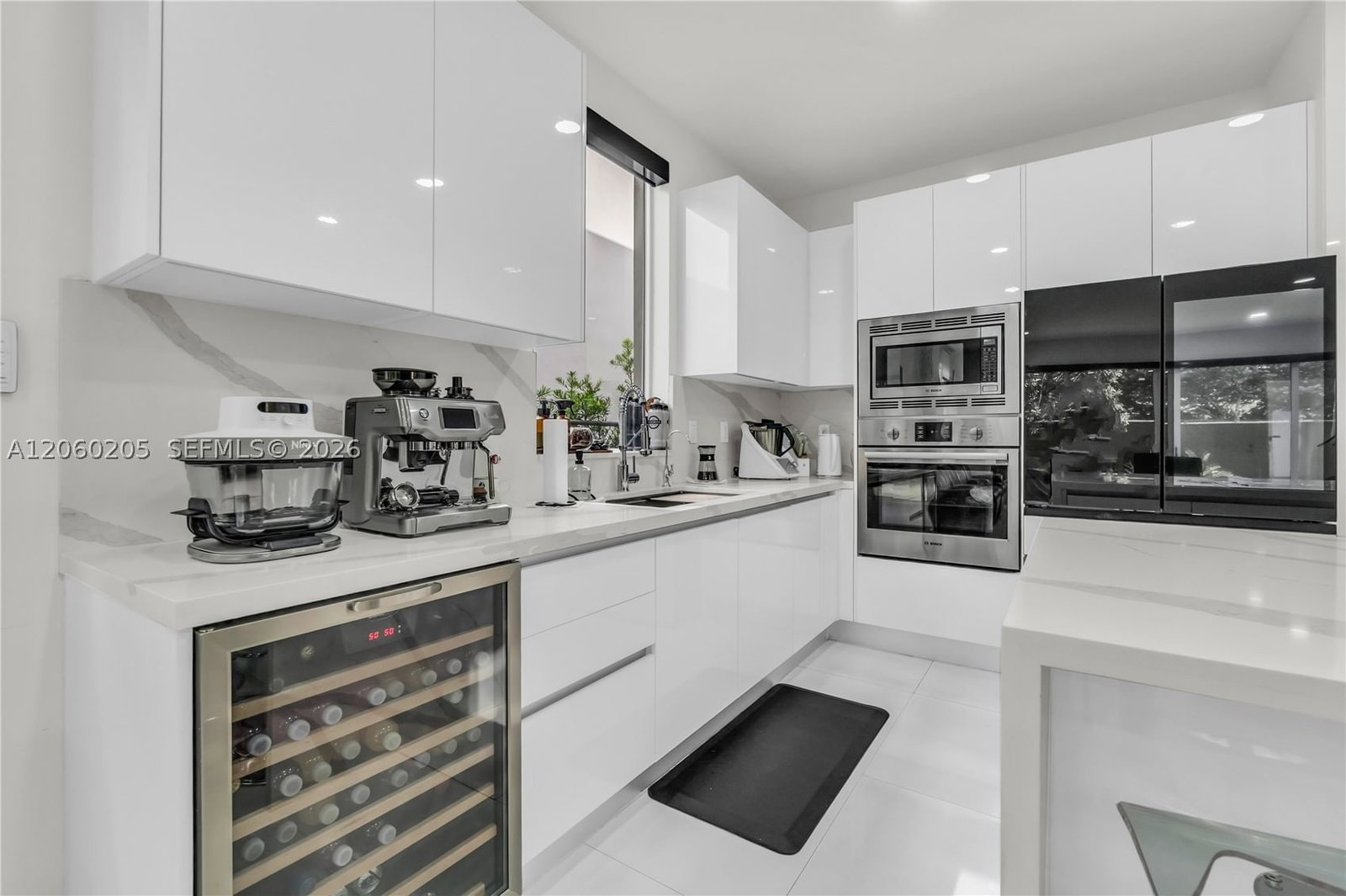Real estate property located at 9730 74th Ter, Miami-dade, Doral Commons Residential, Doral, FL
