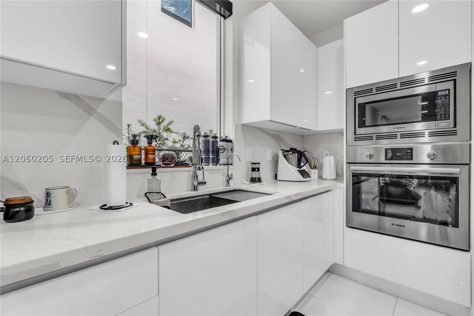 Real estate property located at 9730 74th Ter, Miami-dade, Doral Commons Residential, Doral, FL