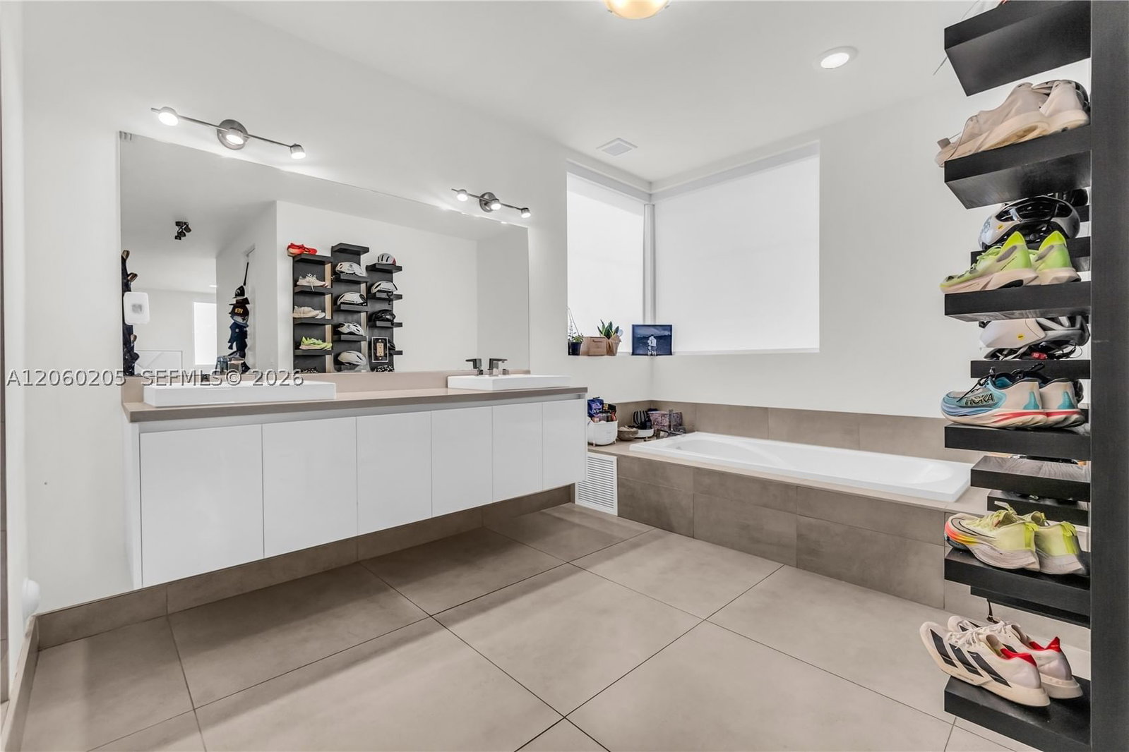 Real estate property located at 9730 74th Ter, Miami-dade, Doral Commons Residential, Doral, FL