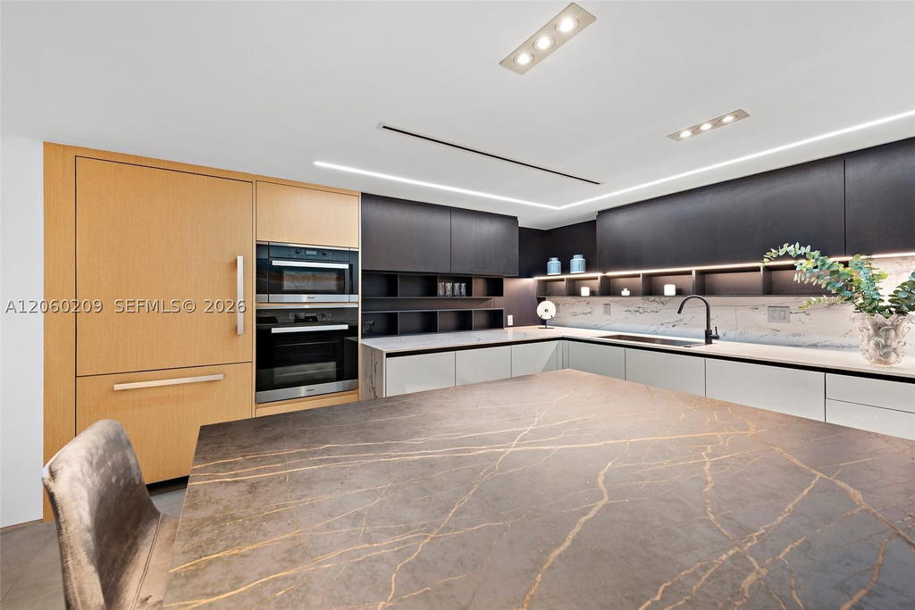 Real estate property located at 2301 Collins Ave #1003/1004, Miami-dade, Roney Palace Condo, Miami Beach, FL