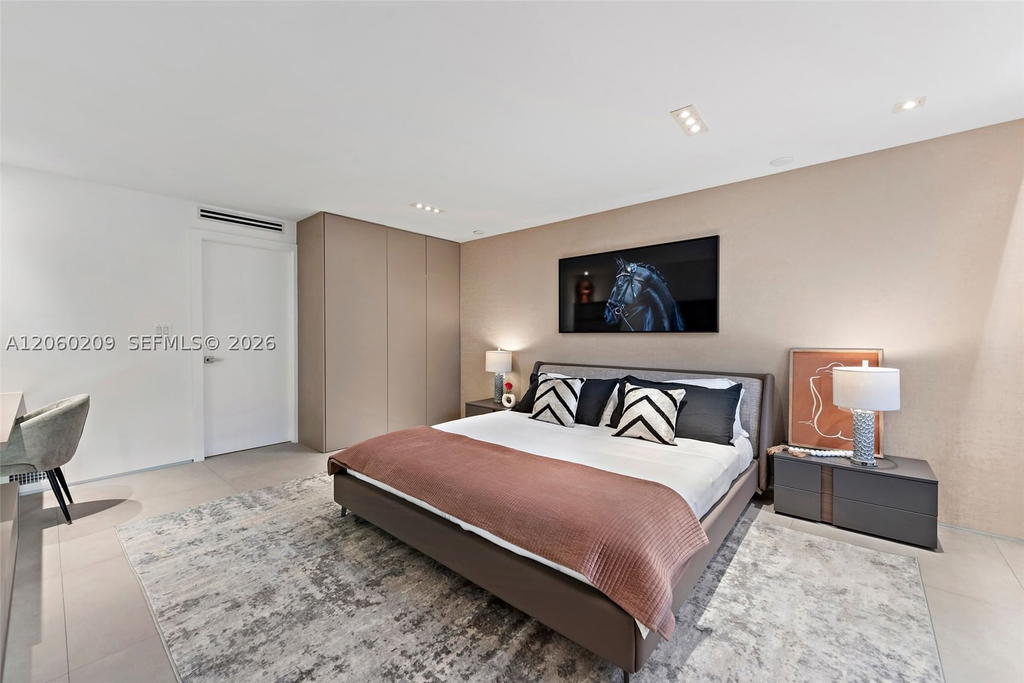 Real estate property located at 2301 Collins Ave #1003/1004, Miami-dade, Roney Palace Condo, Miami Beach, FL