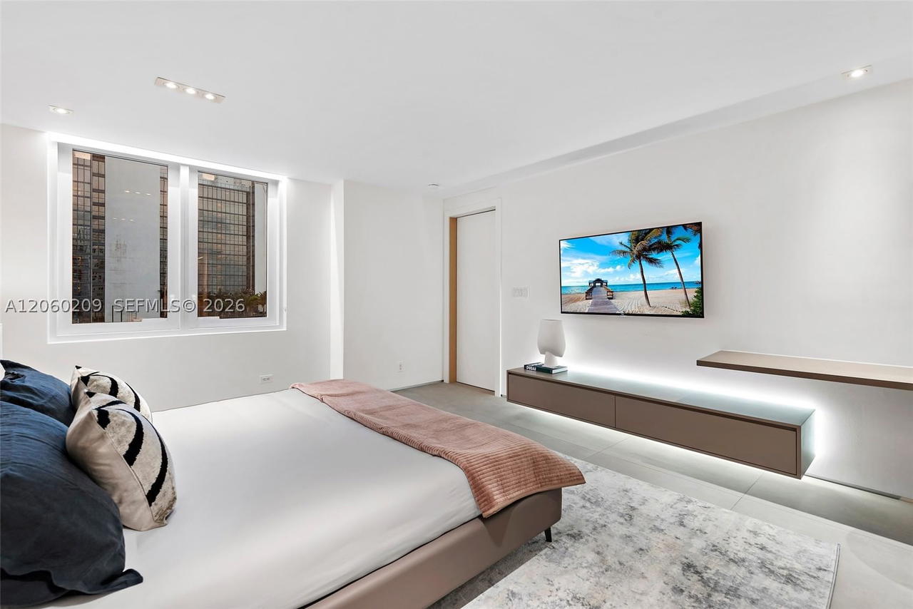 Real estate property located at 2301 Collins Ave #1003/1004, Miami-dade, Roney Palace Condo, Miami Beach, FL