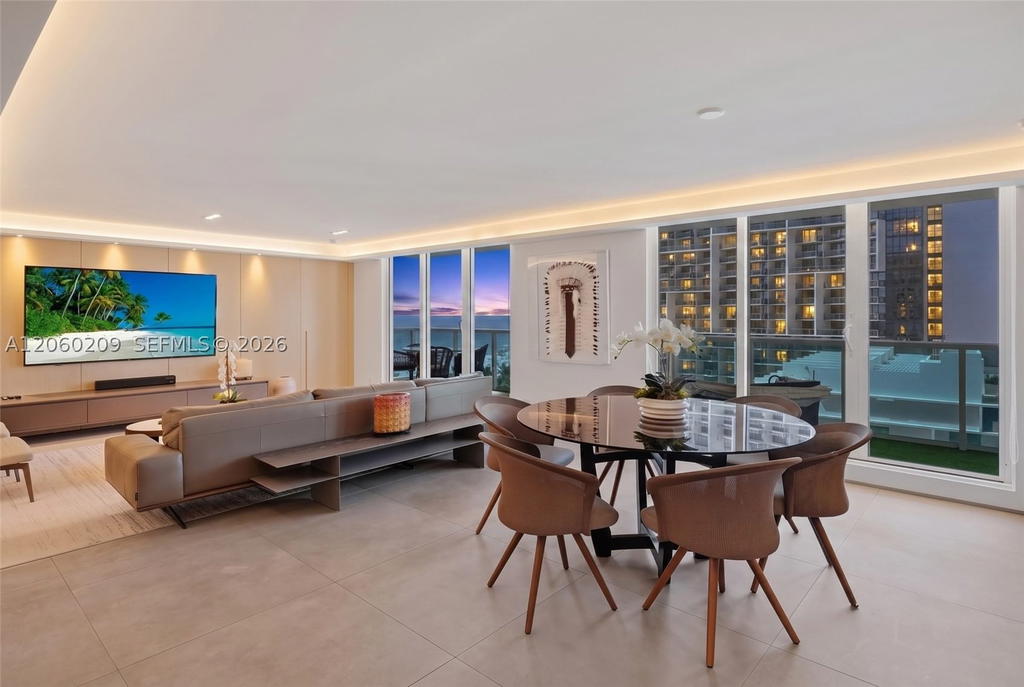 Real estate property located at 2301 Collins Ave #1003/1004, Miami-dade, Roney Palace Condo, Miami Beach, FL