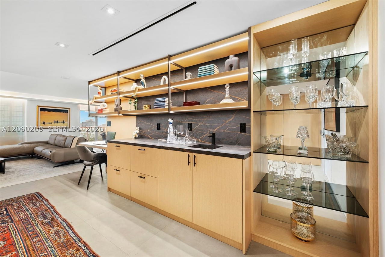 Real estate property located at 2301 Collins Ave #1003/1004, Miami-dade, Roney Palace Condo, Miami Beach, FL