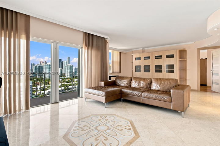 Real estate property located at 500 Bayview Dr #2121, Miami-dade, Arlen House West Condo, Sunny Isles Beach, FL