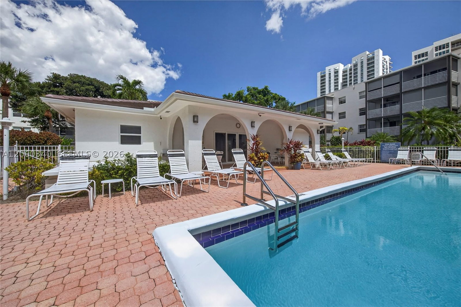 Real estate property located at 1541 Ocean Blvd #313, Broward, Gardens By The Sea South, Lauderdale By The Sea, FL