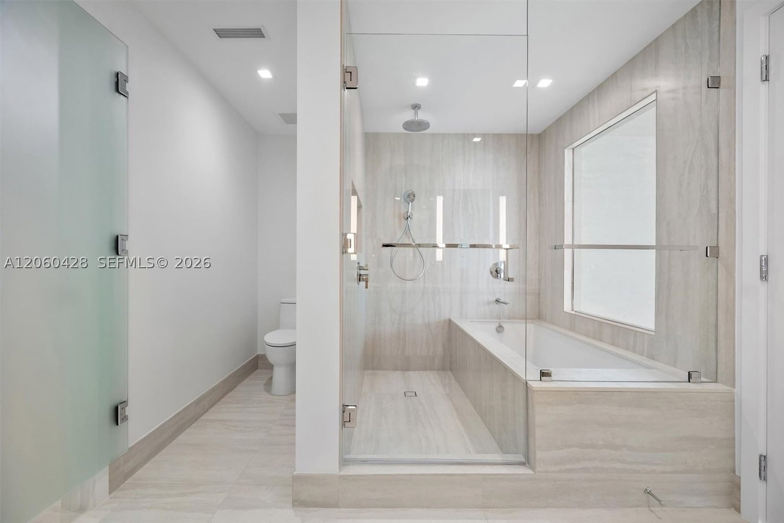 Real estate property located at 2411 Laguna Circle #306, Miami-dade, One Park Tower By Turnberr, Miami, FL