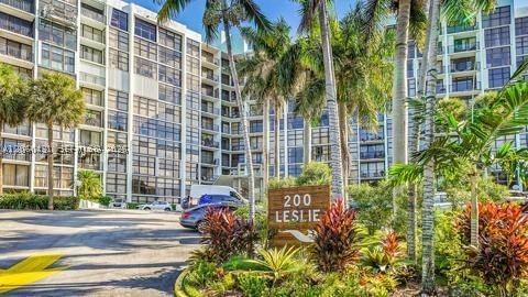 Real estate property located at 200 Leslie Dr #329, Broward, 200 Leslie Condo, Hallandale Beach, FL