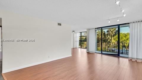 Real estate property located at 200 Leslie Dr #329, Broward, 200 Leslie Condo, Hallandale Beach, FL