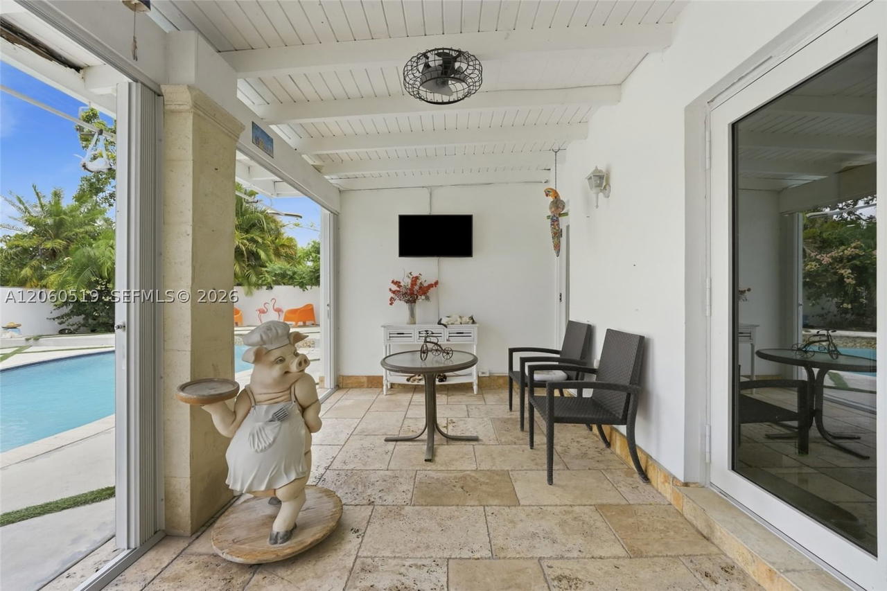 Real estate property located at 323 136th Pl, Miami-dade, University Park West Sec, Miami, FL