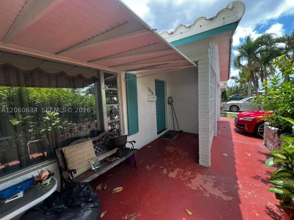 Real estate property located at 7516 67th Ave, Broward, Mainlands Of Tamarac Lake, Tamarac, FL