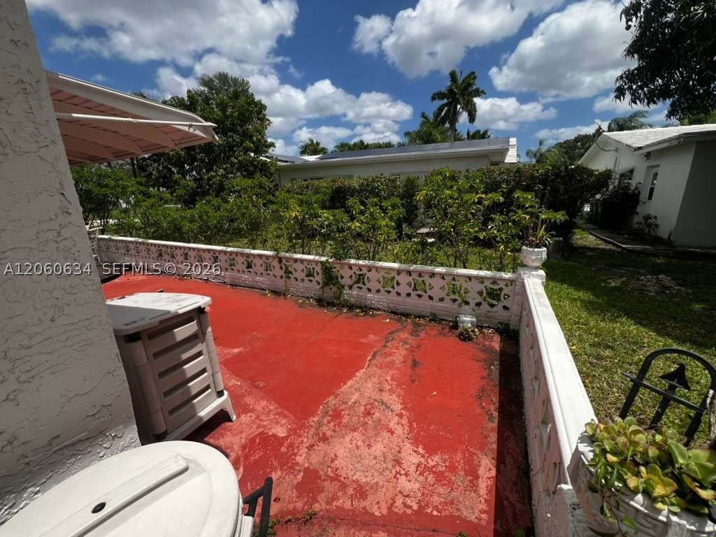 Real estate property located at 7516 67th Ave, Broward, Mainlands Of Tamarac Lake, Tamarac, FL