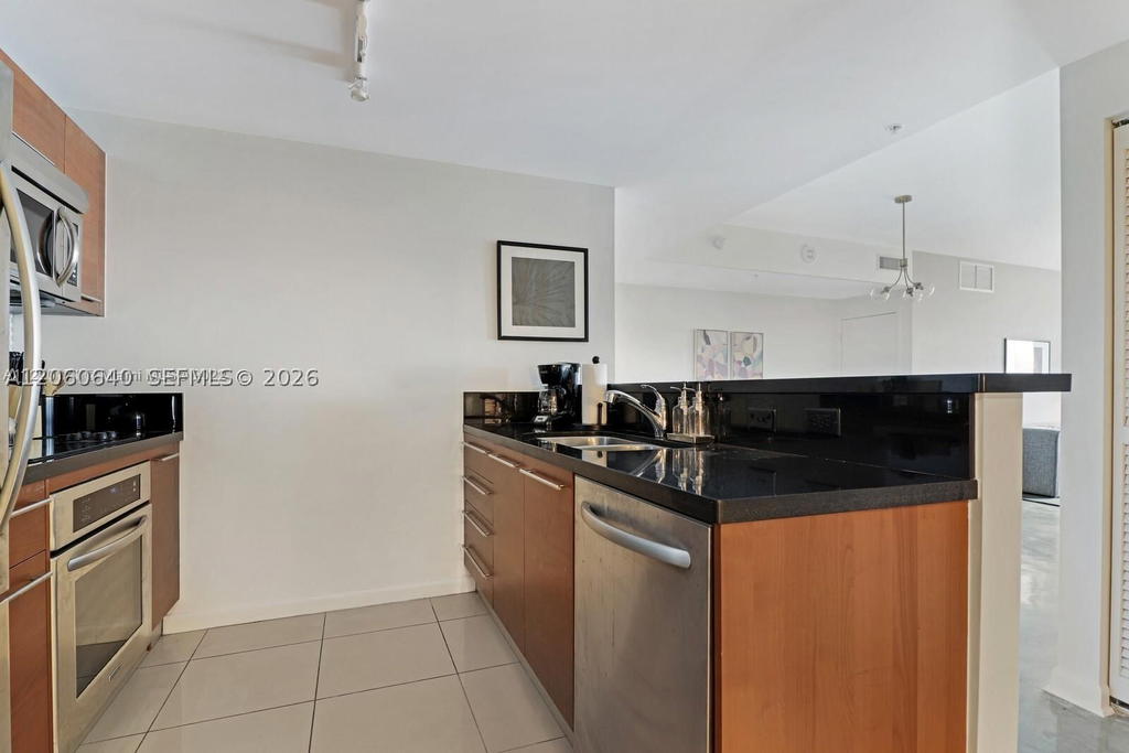 Real estate property located at 253 2nd St #508, Miami-dade, Vizcayne South Condo, Miami, FL