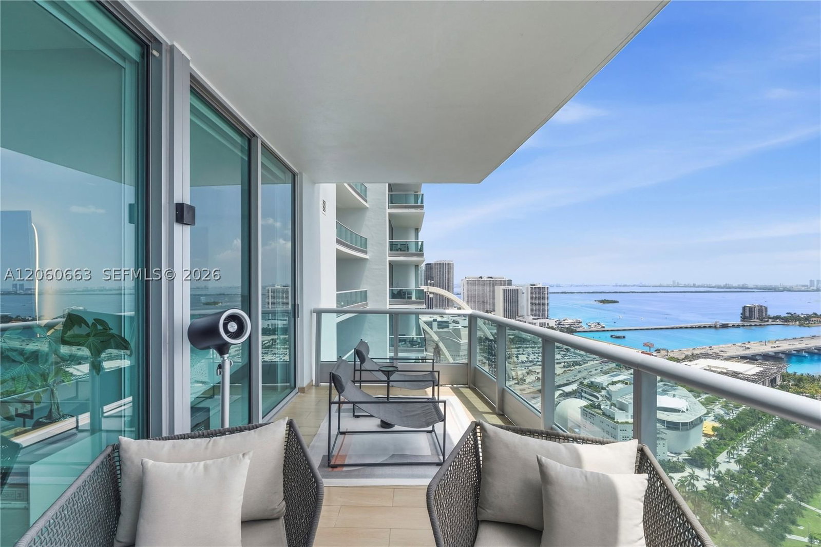 Real estate property located at 900 Biscayne Blvd #3607, Miami-dade, 900 Biscayne Bay Condo, Miami, FL