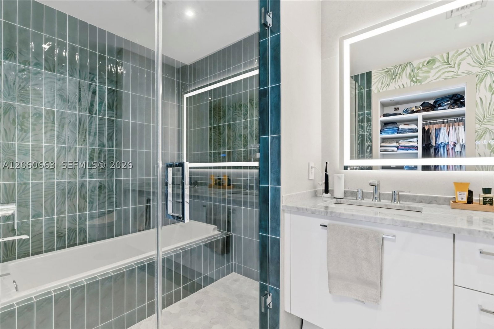 Real estate property located at 900 Biscayne Blvd #3607, Miami-dade, 900 Biscayne Bay Condo, Miami, FL