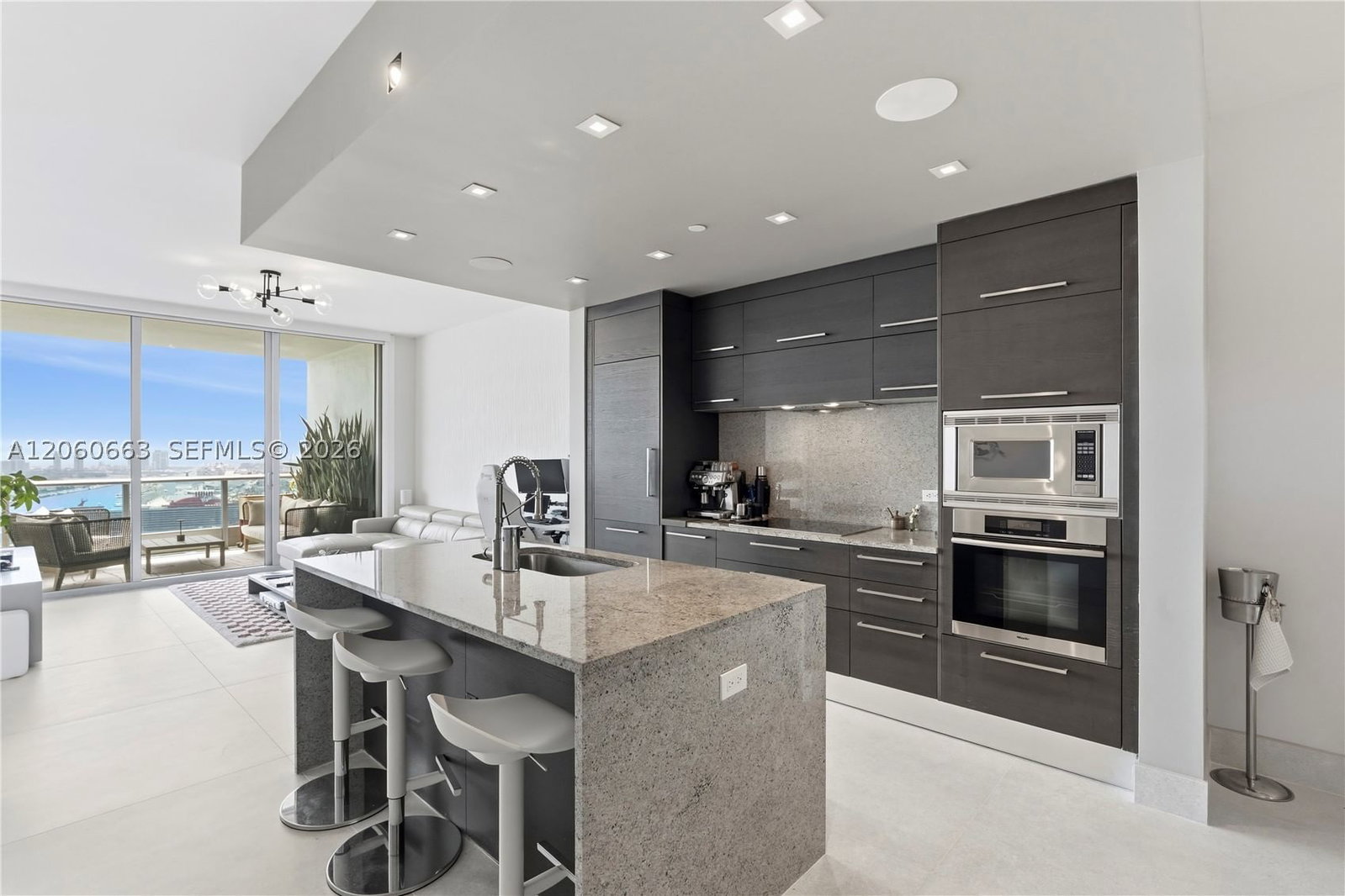 Real estate property located at 900 Biscayne Blvd #3607, Miami-dade, 900 Biscayne Bay Condo, Miami, FL