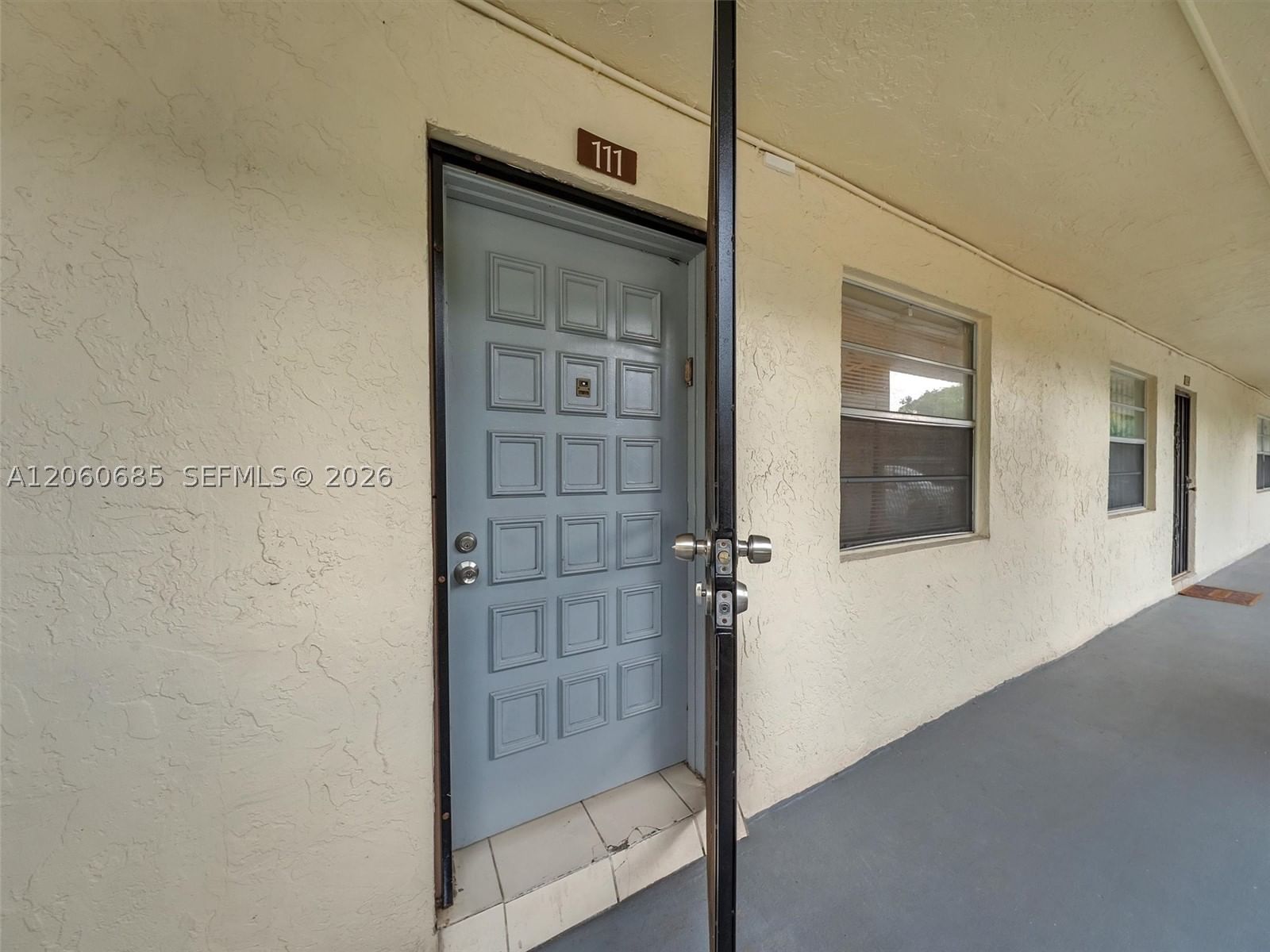 Real estate property located at 3070 48th Ter #111, Broward, Cypress Chase Condo No 5, Lauderdale Lakes, FL