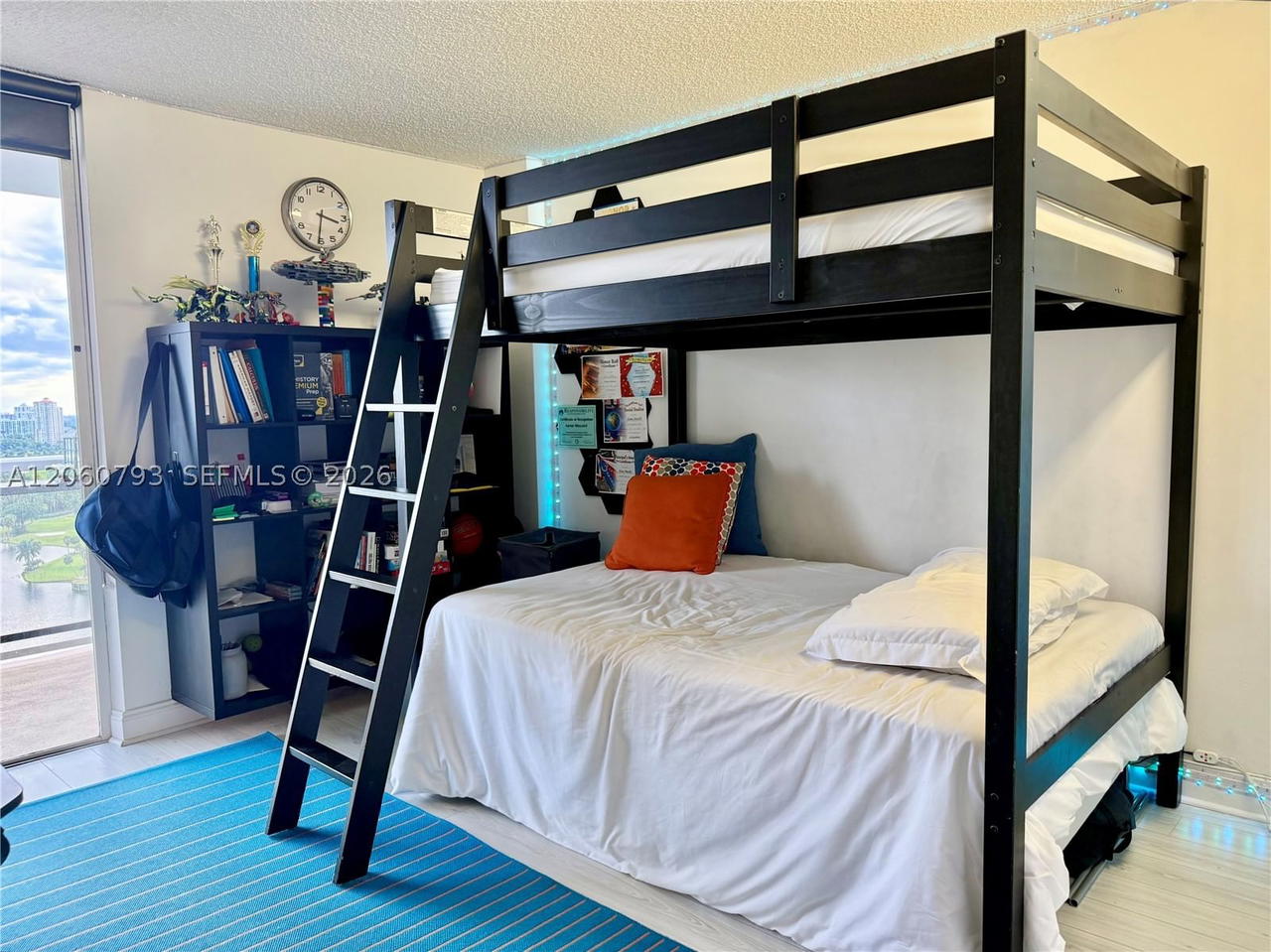 Real estate property located at 3701 Country Club Dr #2205, Miami-dade, Flamenco Condo Tower I, Aventura, FL