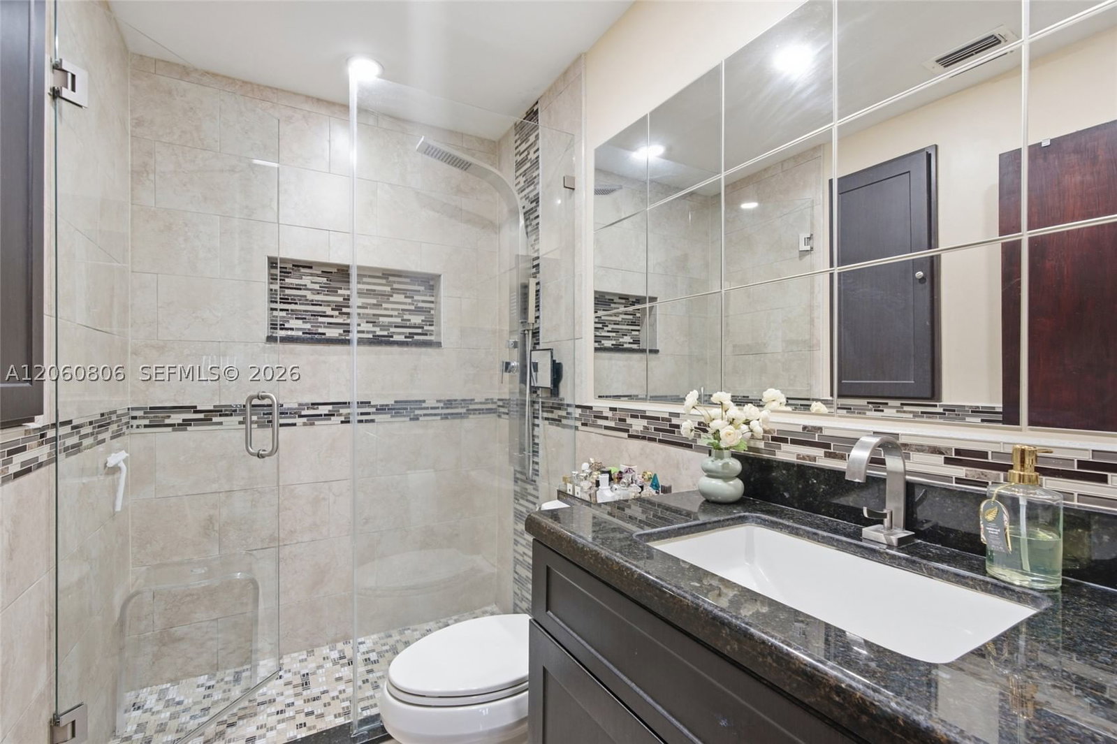 Real estate property located at 9011 193rd Ter, Miami-dade, Lakes On The Green North, Hialeah, FL