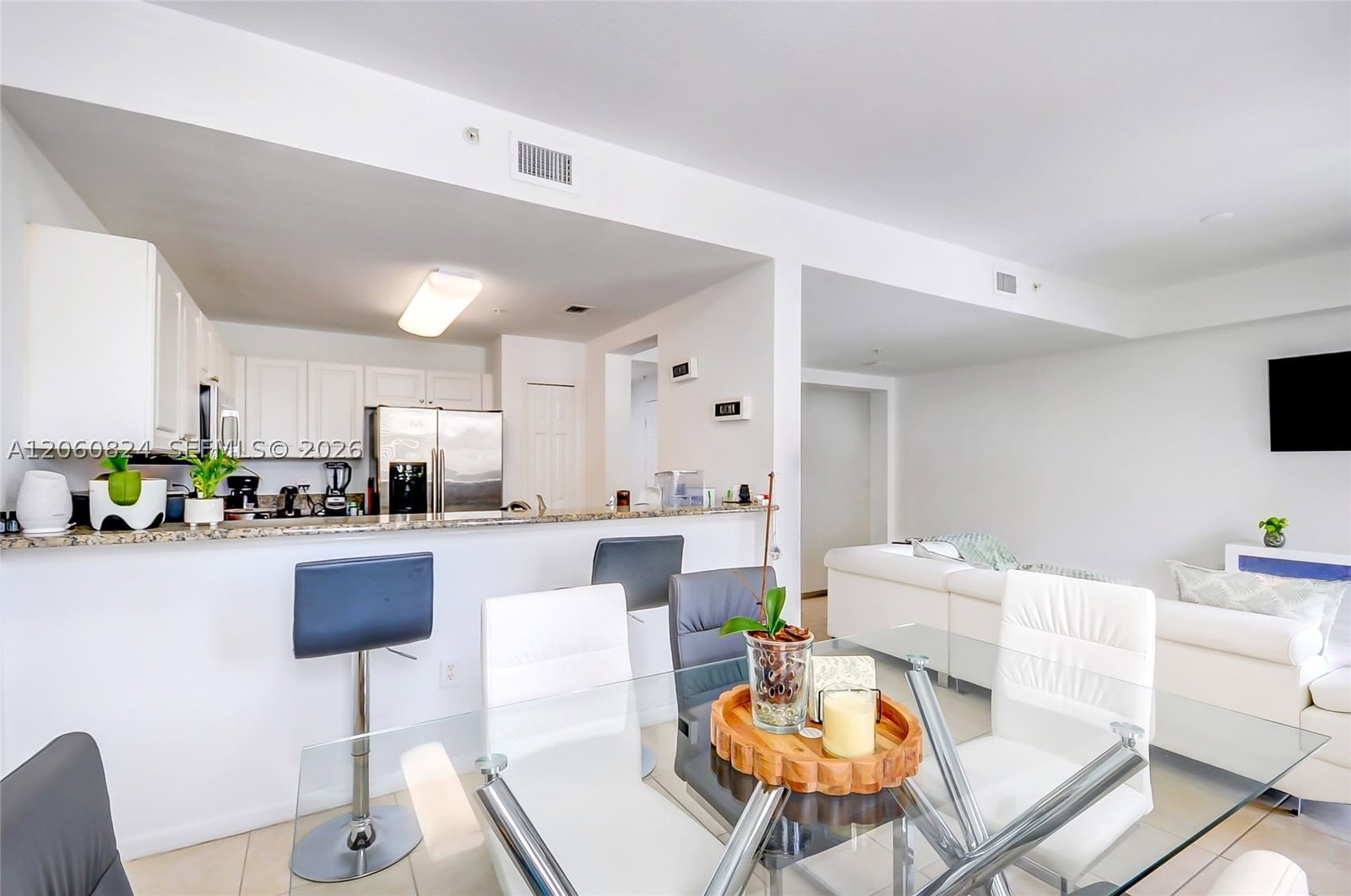 Real estate property located at 11403 89th St #217, Miami-dade, St Mortiz At Doral Condo, Doral, FL
