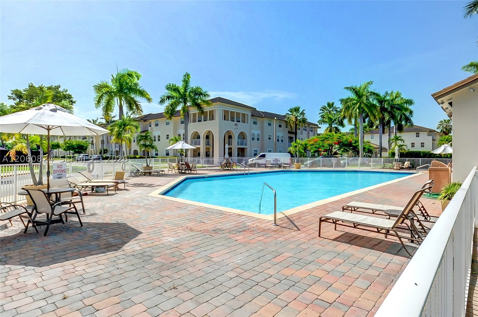 Real estate property located at 11403 89th St #217, Miami-dade, St Mortiz At Doral Condo, Doral, FL