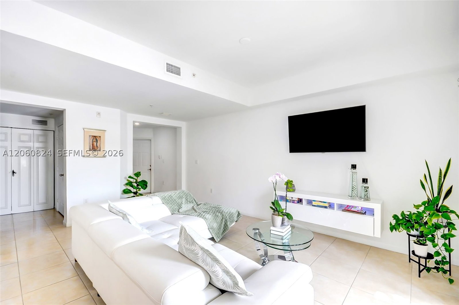 Real estate property located at 11403 89th St #217, Miami-dade, St Mortiz At Doral Condo, Doral, FL