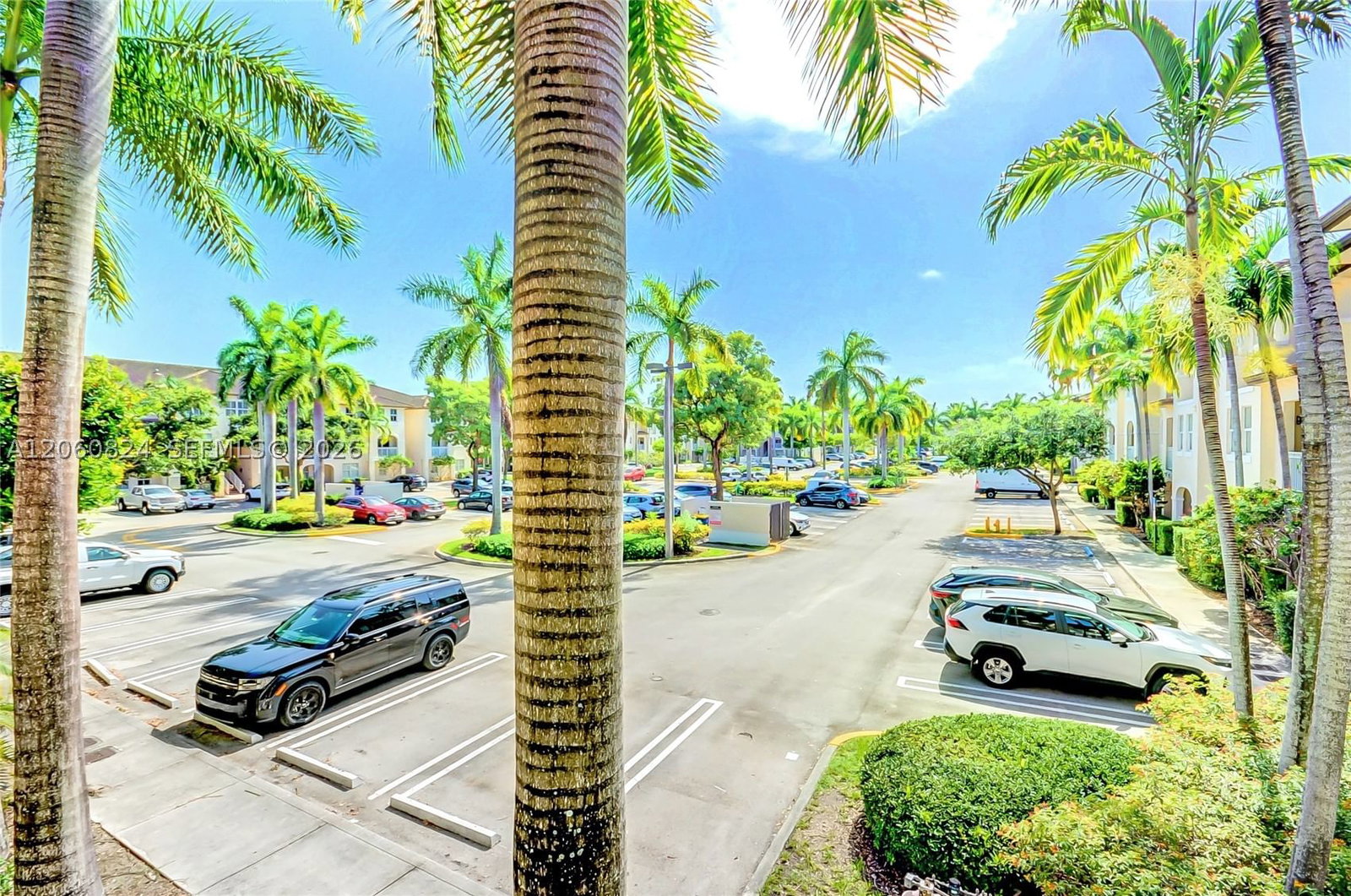 Real estate property located at 11403 89th St #217, Miami-dade, St Mortiz At Doral Condo, Doral, FL
