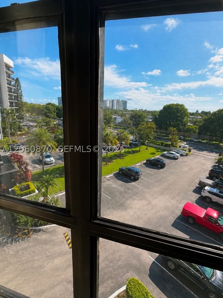 Real estate property located at 1000 Parkview Dr #505, Broward, Oceanview Park Condo, Hallandale Beach, FL