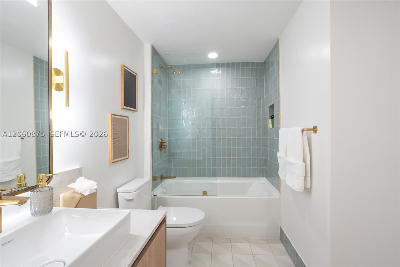 Real estate property located at 159 6th St #3413, Miami-dade, Gale Residences, Miami, FL