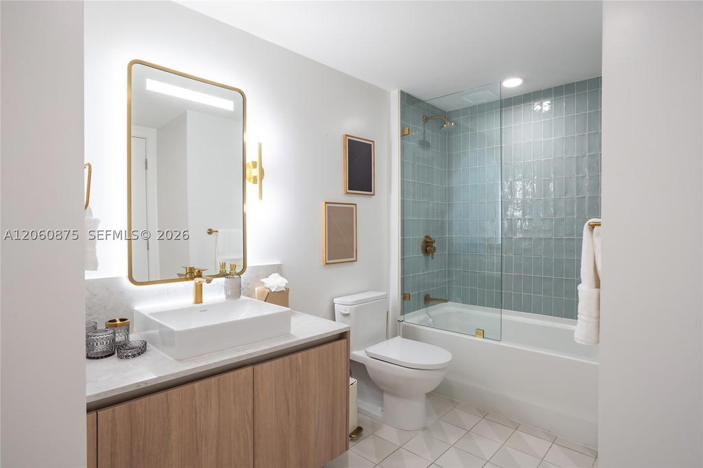 Real estate property located at 159 6th St #3413, Miami-dade, Gale Residences, Miami, FL