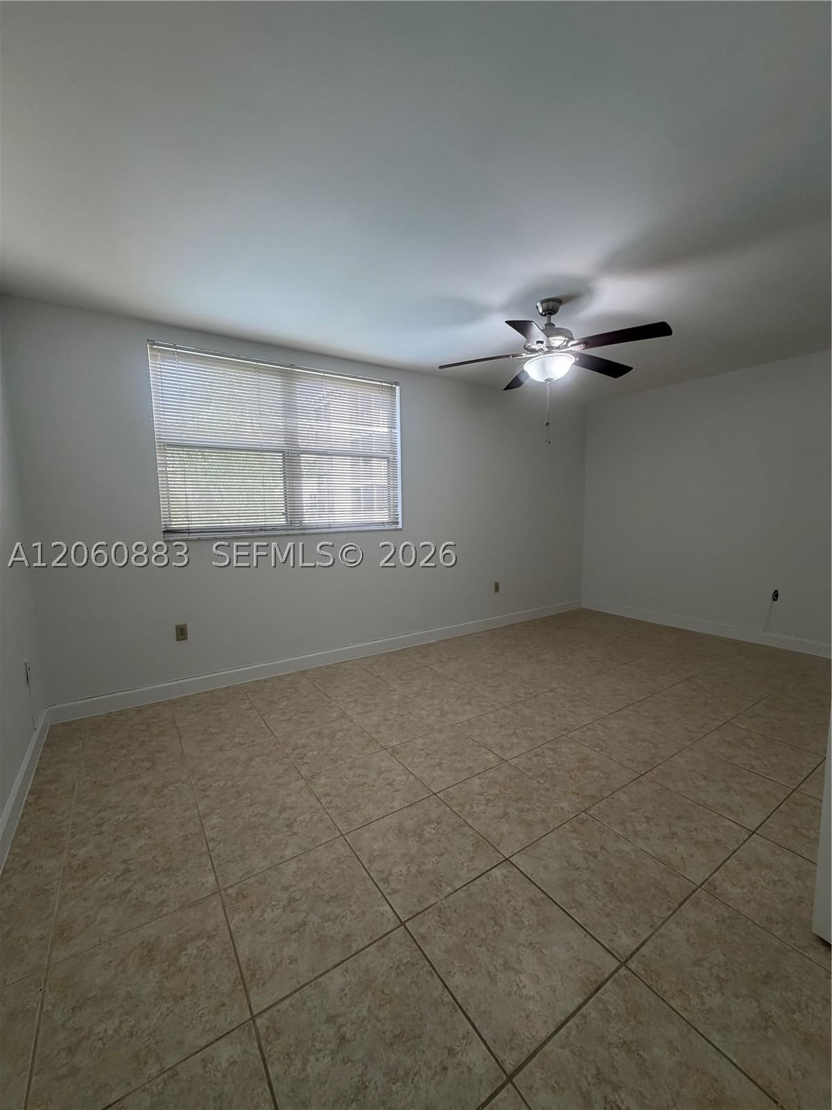 Real estate property located at 8205 Lake Dr #306, Miami-dade, Las Vistas At Doral Condo, Doral, FL