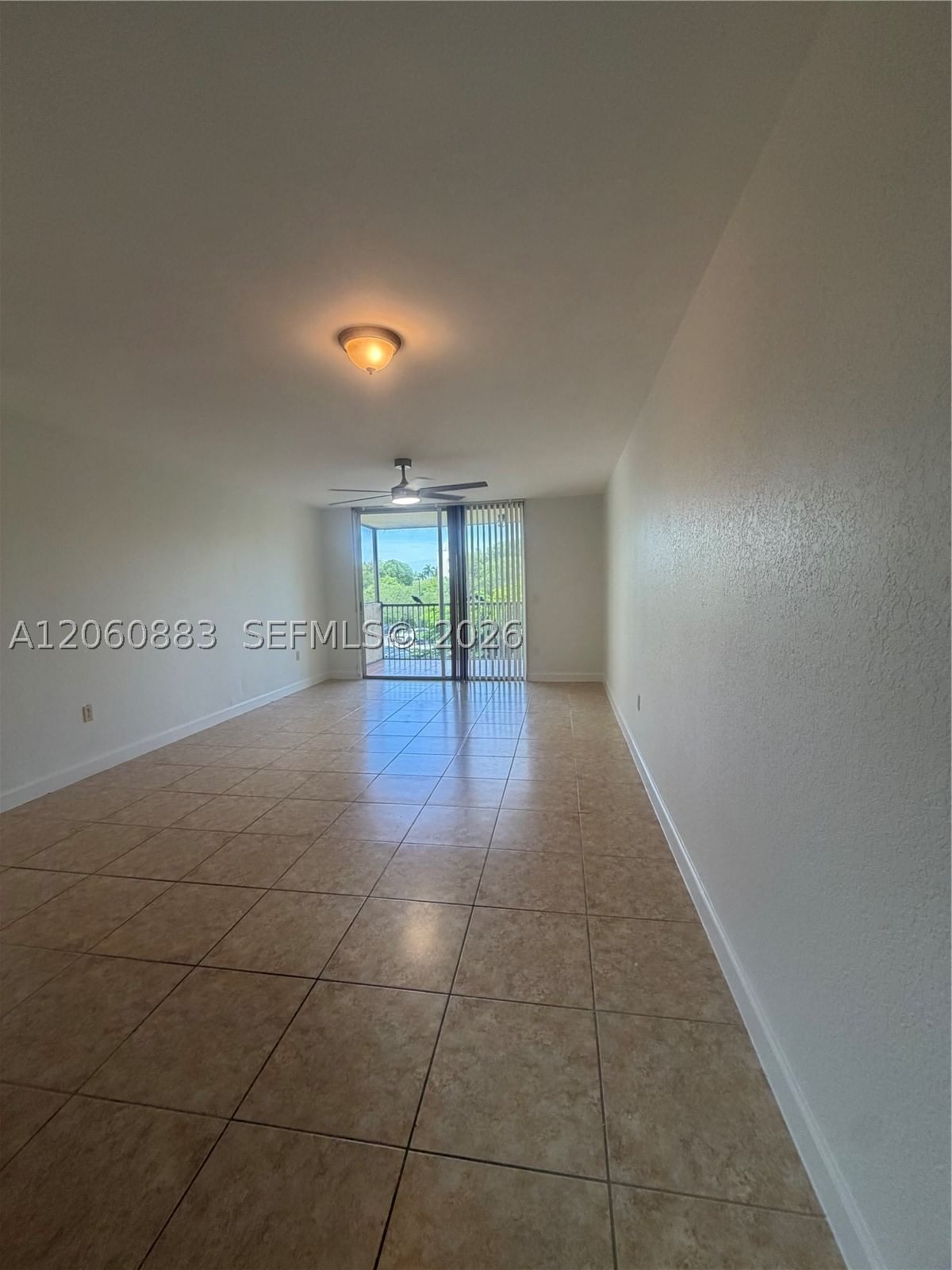 Real estate property located at 8205 Lake Dr #306, Miami-dade, Las Vistas At Doral Condo, Doral, FL