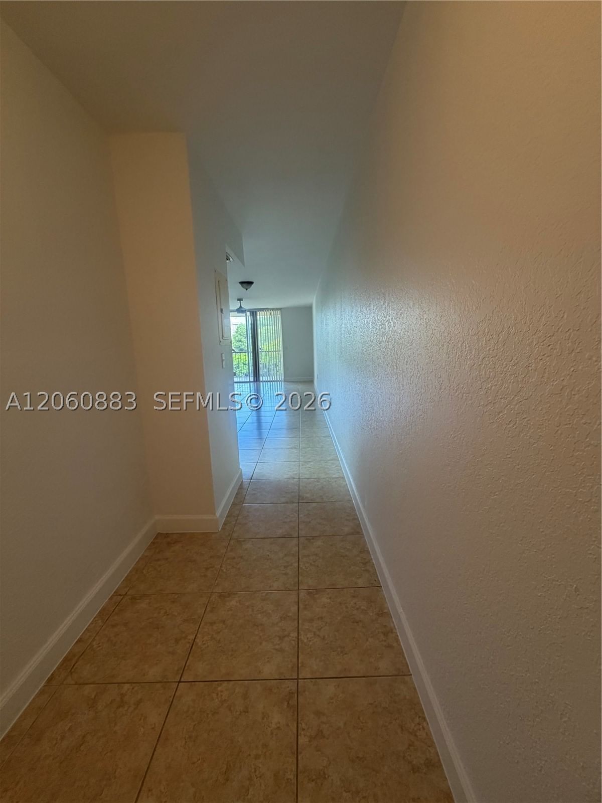 Real estate property located at 8205 Lake Dr #306, Miami-dade, Las Vistas At Doral Condo, Doral, FL