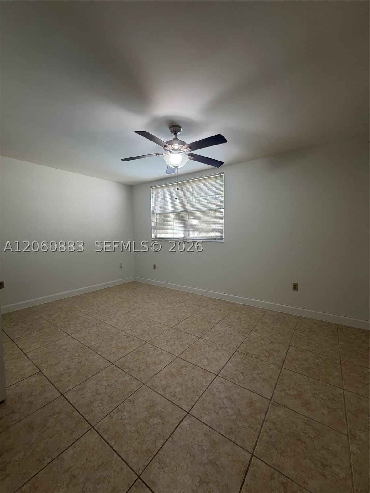 Real estate property located at 8205 Lake Dr #306, Miami-dade, Las Vistas At Doral Condo, Doral, FL
