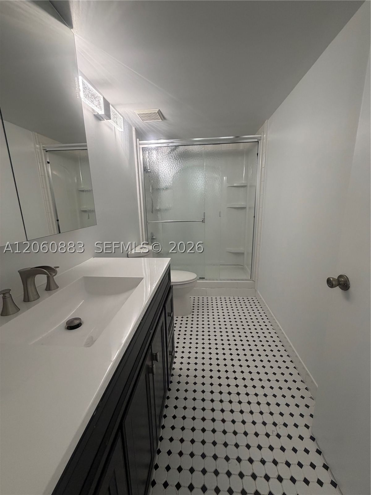 Real estate property located at 8205 Lake Dr #306, Miami-dade, Las Vistas At Doral Condo, Doral, FL