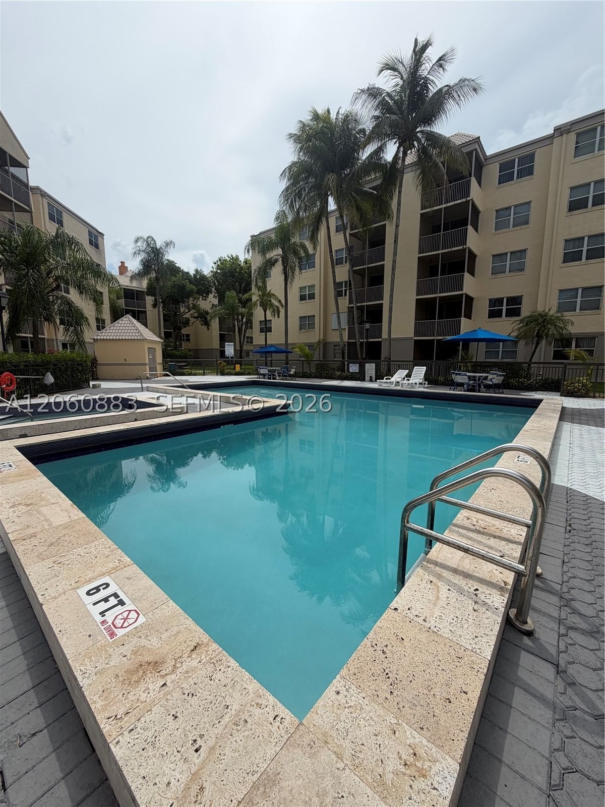 Real estate property located at 8205 Lake Dr #306, Miami-dade, Las Vistas At Doral Condo, Doral, FL