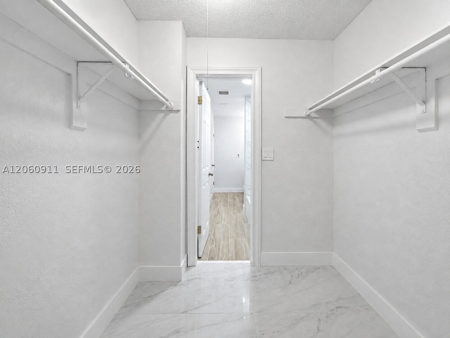 Real estate property located at 3856 207th St Rd, Miami-dade, Vista Townhouse Sec B, Miami Gardens, FL