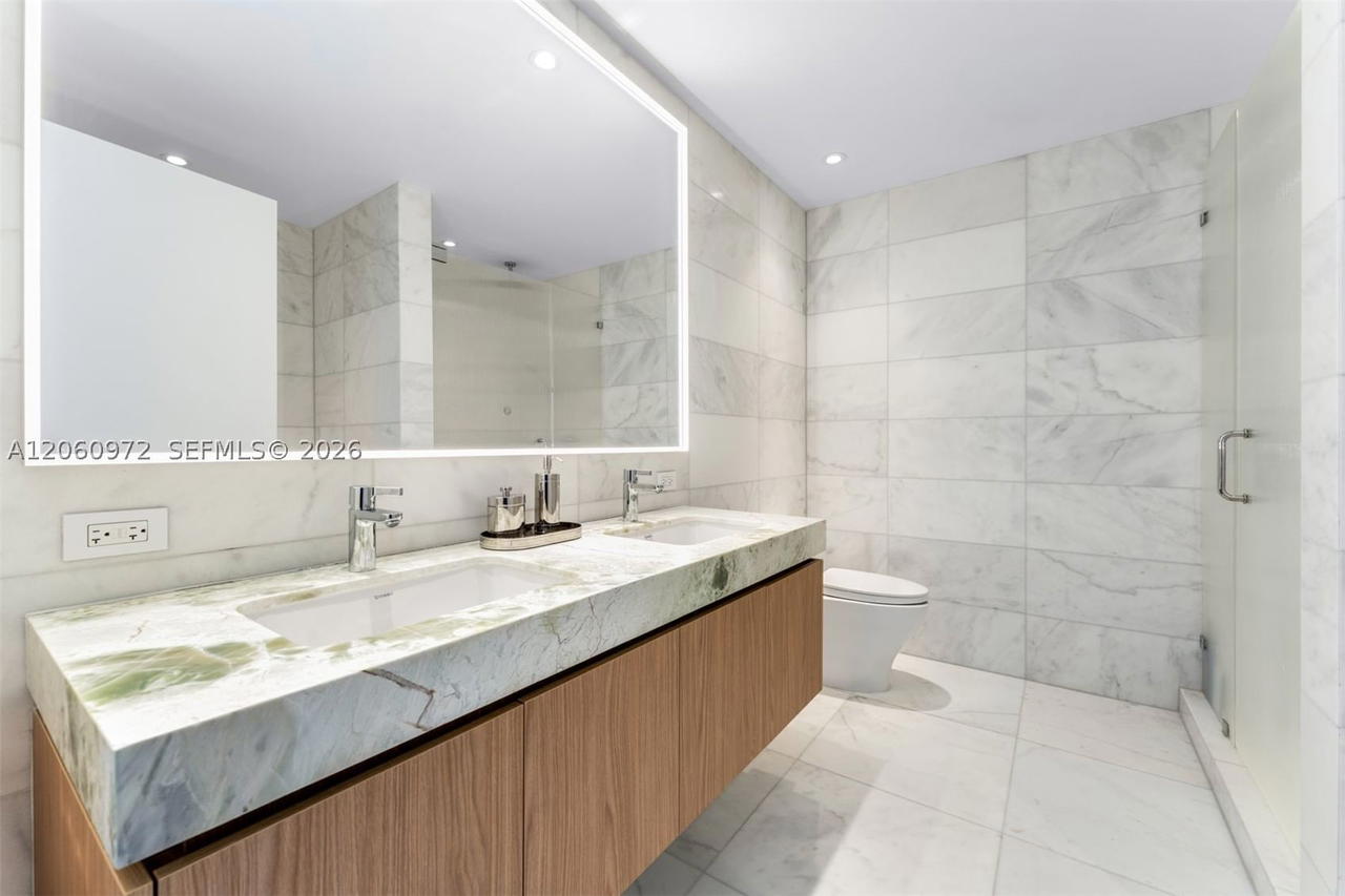 Real estate property located at 500 Alton Rd #2105, Miami-dade, Five Park, Miami Beach, FL