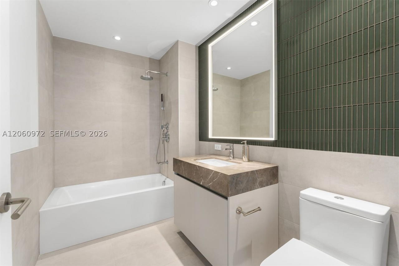 Real estate property located at 500 Alton Rd #2105, Miami-dade, Five Park, Miami Beach, FL