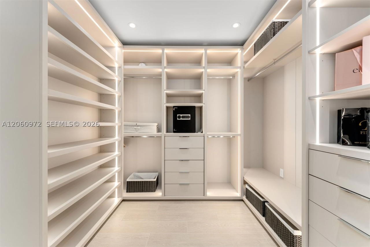 Real estate property located at 500 Alton Rd #2105, Miami-dade, Five Park, Miami Beach, FL