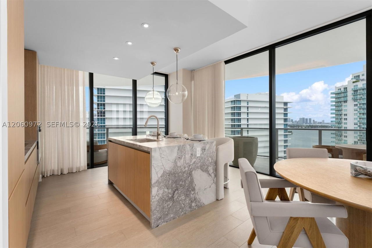 Real estate property located at 500 Alton Rd #2105, Miami-dade, Five Park, Miami Beach, FL